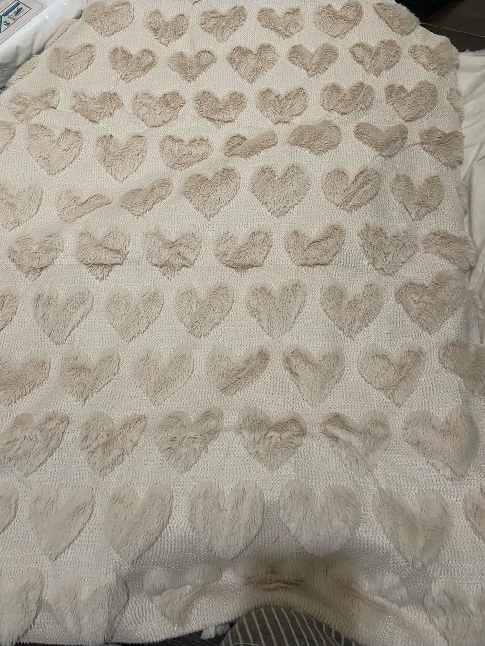 Double 60x 80” Quilt/Bedspread Crean Heart Pattern - Picture 11 of 12